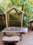 Quirky countryside annexe