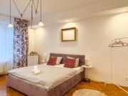 Simcity I City square w balcony 24 7 self check-in 1 min walk to Europa shopping mall