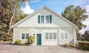 New England Nest - Modern 2BR Home with EV Charger