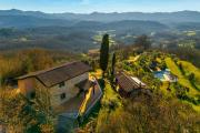 Panoramic Villa With Pool In Lunigiana