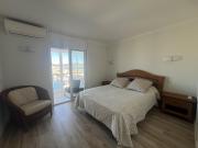 Apartamento Frente al Canal con Terraza y Vistas al Mar