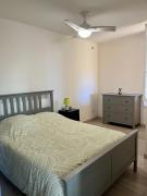 Magnifique appartement 2p dans une villa avec vue mer, terrasse & parking privé