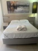 ZONA VIP elegante y comodo APARTAMENTO FAMILIAR CON BALCON y hermosa vista a la calle, canal isuto zona equipetrol