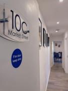 Platform 1-Bed Modern Apartment near studio tour