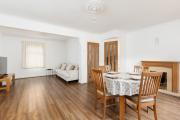 New! Modern 3BR Silvertown House with Garden New! Modern 3BR Silvertown House with Garden