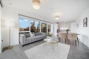 Stylish 2-Bed Flat with Balcony in Fulham SW6