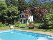 Casa em Friburgo com piscina, lareira suíte & quarto
