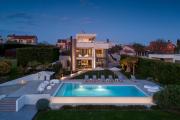 Luxury Villa PS Deluxe in Pula for 8 persons with 60 m2 heated pool, wellness & sea view