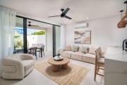 Elegant 2BR Pool Villa Beach 5min Holetown