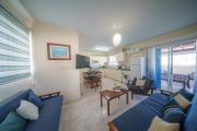 Top Paralimni