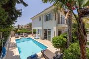 Top Paralimni