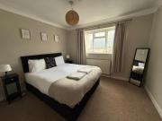 FREE Parking - Close to Brighton Beach - Ideal for Contractors - Local Pubs and Restaurants