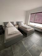 Moderne 2 Zimmer Wohnung Küche und Bad im Zentrum