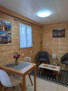 Studio bois avec jardinet