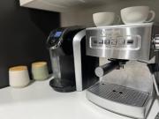 ENSUITE MASTER BEDROOM IN WEST HOLLYWOOD - super host