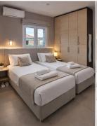 KEY POINT Town House