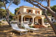 Villa Alex on the beach with sea view