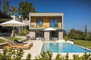 Villa Ox in Central Istria for 14 persons with 56 m2 heated pool, kids playground & large garden