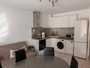 Appartement 3 pièces face à la plage, climatisé, parking sécurisé - FR-1-696-106