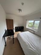 Winchester 5 bedroom near city and motorways