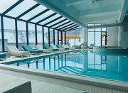 Large Studio - Balcony - Spa and Gym in Building - Free Parking