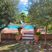 Nel Monferrato Ampio alloggio in villa in collins- Piscina USO ESCLUSIVO