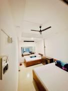 Mannat Lodge