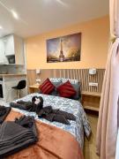 Bright Apartment in Paris Center Butte aux Cailles Metro 7 & 14