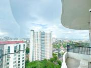 Beautiful Condo in Cebu City Business Park steps away from Ayala Mall with Rooftop Pool, Premium Bed and Fast Wifi