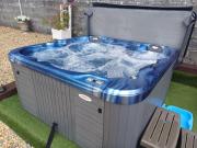 Sunny Bank - Bungalow in Carmarthenshire with hot tub and extra accessibility, A firm family favourite