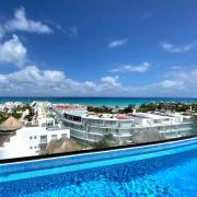 Apts 200m from beach sleeps 10
