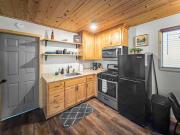 Holmes Hub Cabin W Hot Tub