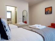 Spacious and Modern 2-bed on Easter Road - Flat 3, Elgin House Apartments