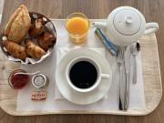 Les Belles Lettres - centre ville face à la Gare - 20 mn de Paris St Lazare