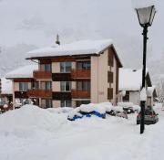 Ambiente Appartement C2 - moderne Ferienwohnung mit Terrasse in Leukerbad