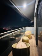 Luxe Riviera Suites Riverside & City View