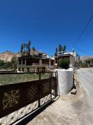 Top Leh