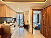 Modern 1-Bedroom Apartment with pool