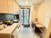 Modern 1-Bedroom Apartment with pool