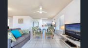 Surf Chalet Luxe Beachside Apartment Alex Headland