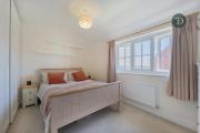 Top Ellesmere Port