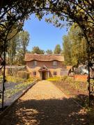 Cosy Cottage with Log Fire Near Hay-on-Wye