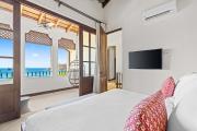 Casa Olas - Oceanview, beach club included, plunge pool, steps to beach