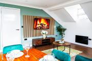Stylish Luxury 2-Bed Newly Renovated flat
