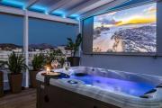 Central penthouse studio with Jacuzzi in Varkiza
