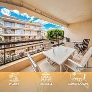 FRGK Athena Palm Beach 1BR Terrace, AC & Ultra-Fast Wi-Fi