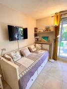 Ground Floor Apartment with Garden Ground Floor Apartment with Garden