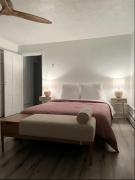 Chic Phoenixville Retreat With Parking