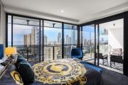 Vogue Theme Stunning Ocean Views at Circle on Cavill - Mojo Stays