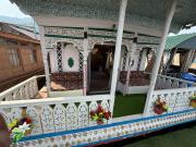 Houseboat New Retreet